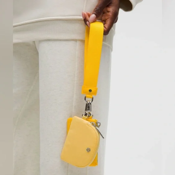 Lululemon NWT Dual Pouch Wristlet Maize Yellow Lemon Wash Card Holder